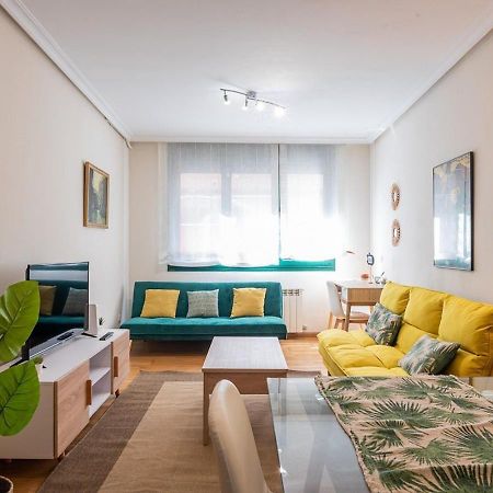 Apartamento Centrico Con Wifi Y Parking De Coche Tamano Medio Cangas de Onis Exterior photo
