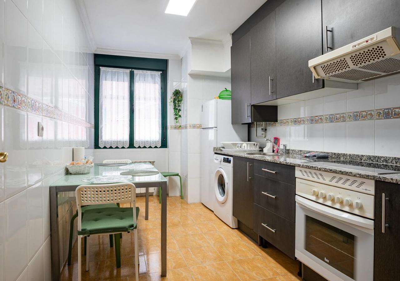 Apartamento Centrico Con Wifi Y Parking De Coche Tamano Medio Cangas de Onis Exterior photo